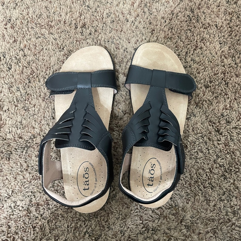 Taos Footwear Black Leather Strappy Sandals